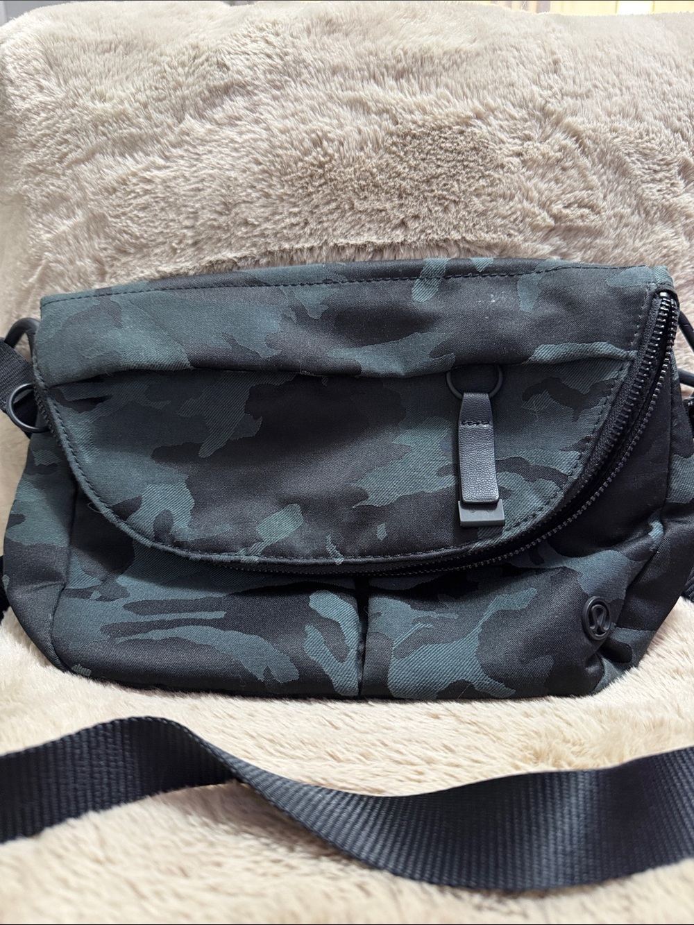 lululemon women’s Black & Gray Camo Messenger Sling